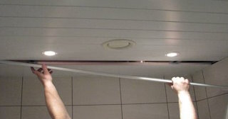Демонтаж реечных потолков в Астрахани - цена за м2 от 468 рублей - Сварной-Стр